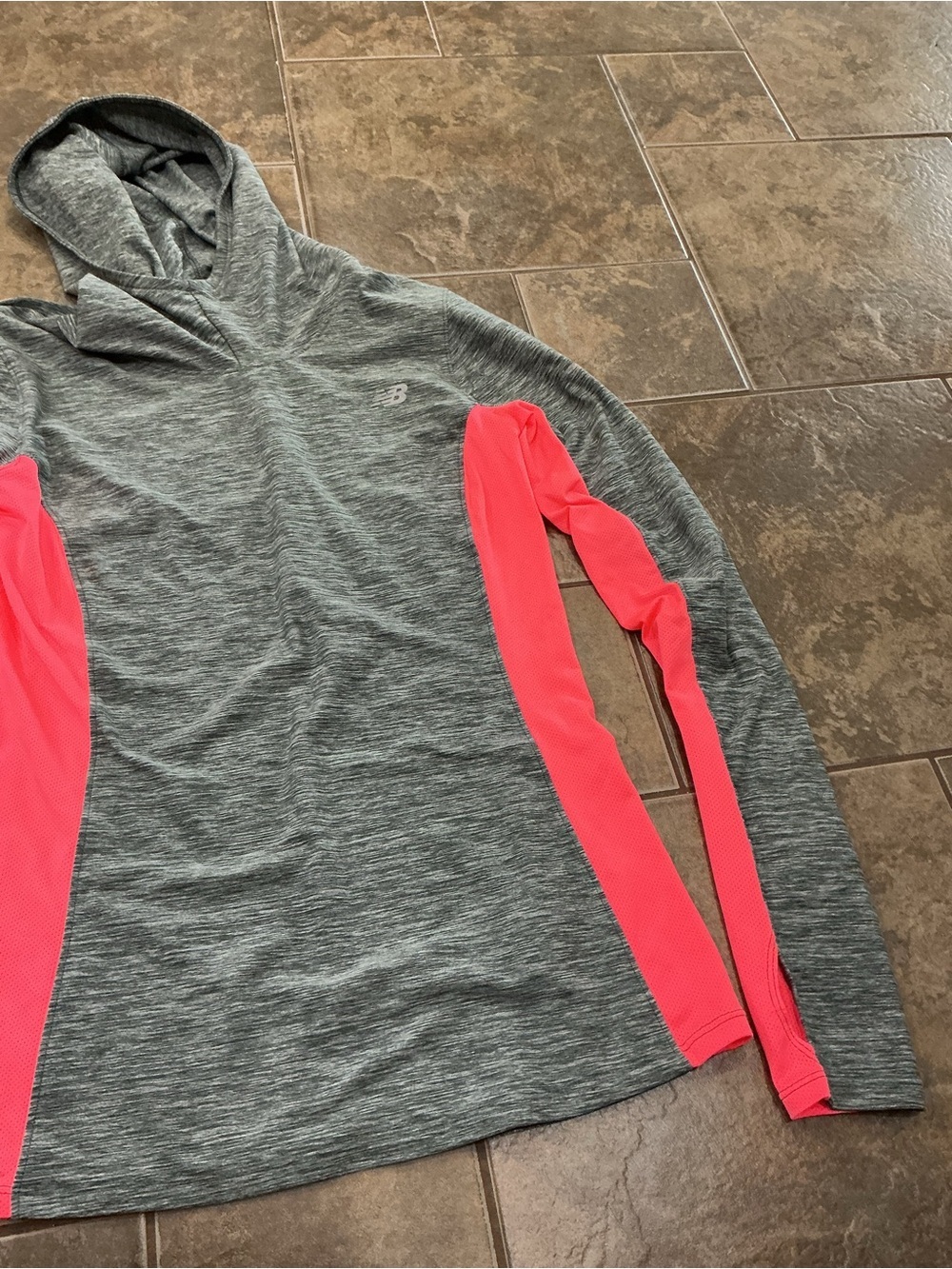 🥵 New Balance Gray & Neon pink Hooded Performance Top - Picture 3 of 5